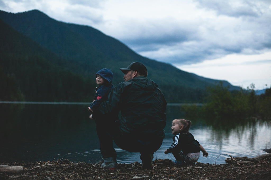 Mindful Parenting in the Digital Age: Teaching Kids Healthy Tech Habits