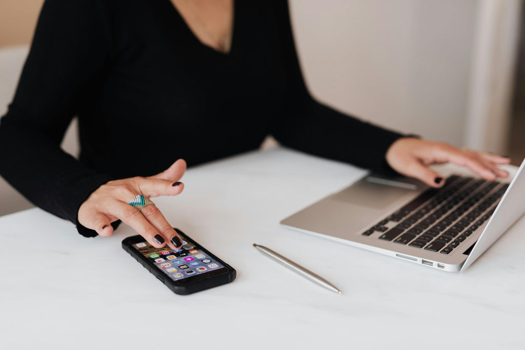 Multitasking is a Myth: Why Switching Apps is Just Advanced Scrolling (and How to Stop It)